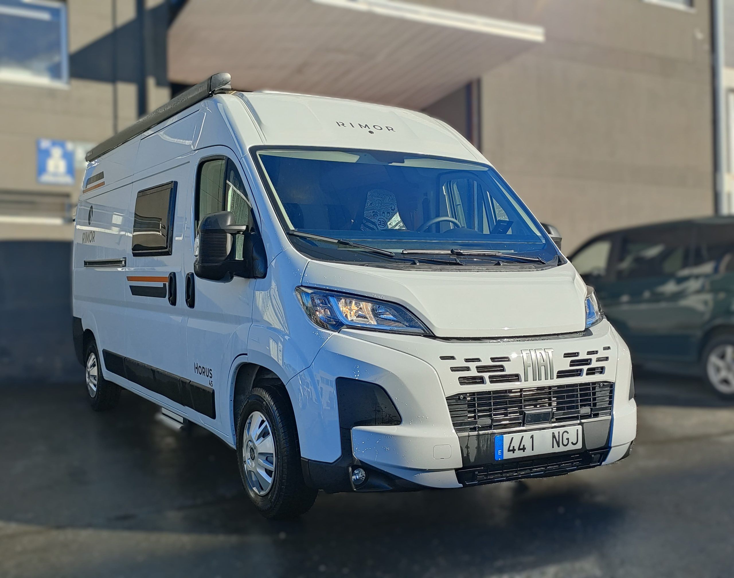 alquiler-camper-coruña-2-plazas-amodo-campers
